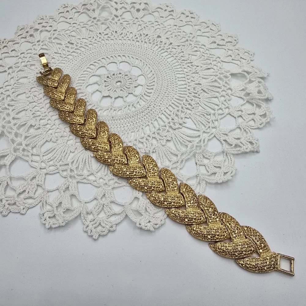 Vintage Link Bracelet Gold Tone Braided Fishtail size 7